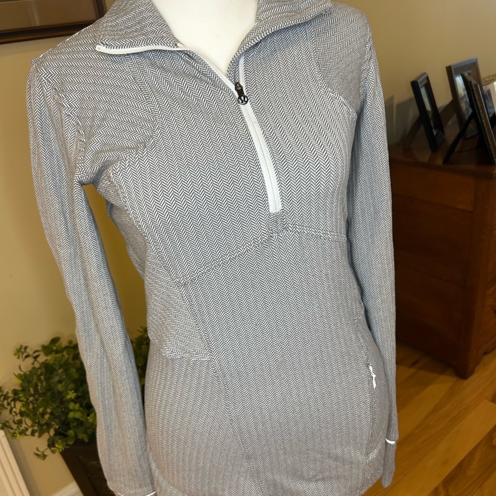 Lululemon Gray Herringbone Quarter-Zip Runners Pullover for Women - Picture 14 of 14
